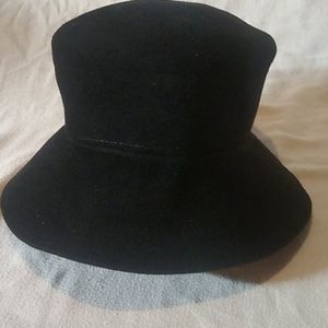 Black velour bucket hat